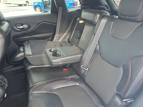 Used 2016 Jeep Cherokee Trailhawk image 23