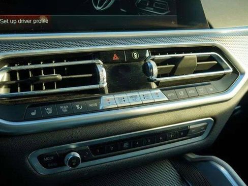 Used 2022 BMW X6 xDrive40i w/ Executive Package image 44