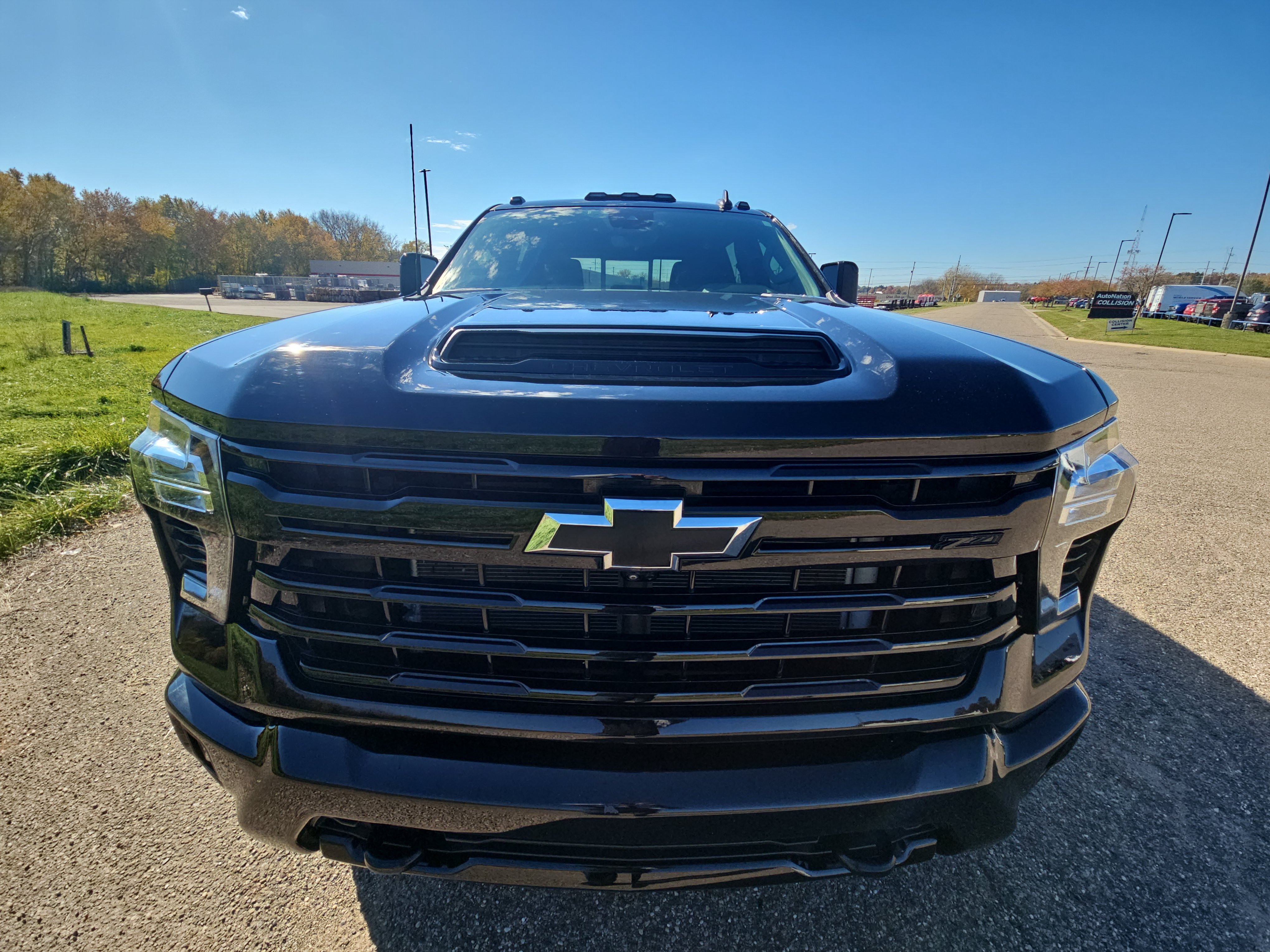 Used 2024 Chevrolet Silverado 2500 LT w/ Midnight Edition AWD/4WD image 10