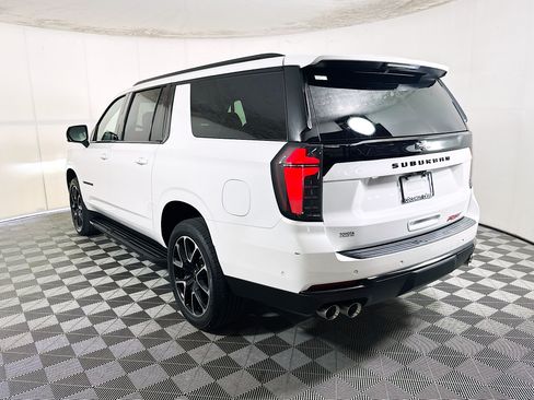 Used 2025 Chevrolet Suburban RST w/ Comfort Package RWD image 5