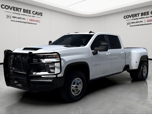 Used 2024 Chevrolet Silverado 3500 LT w/ Convenience Package image 3