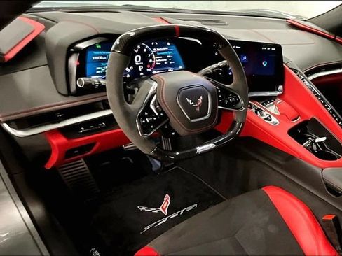 Used 2024 Chevrolet Corvette Z06 RWD image 17