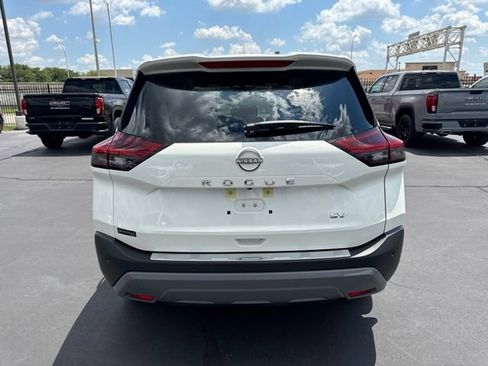 Used 2023 Nissan Rogue SV FWD image 4