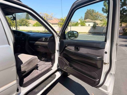 Used 2003 Nissan Pathfinder SE w/ SE Popular Pkg image 25