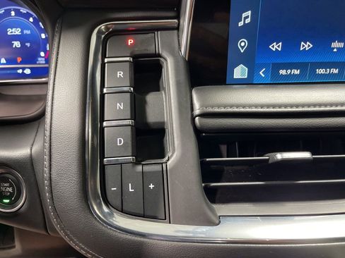 Used 2023 Chevrolet Suburban LT image 36