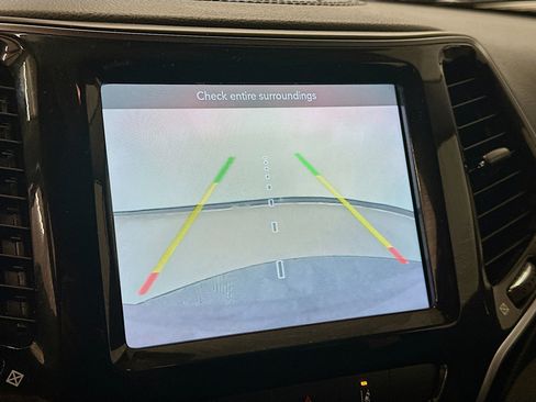 Used 2021 Jeep Cherokee Limited AWD/4WD image 22