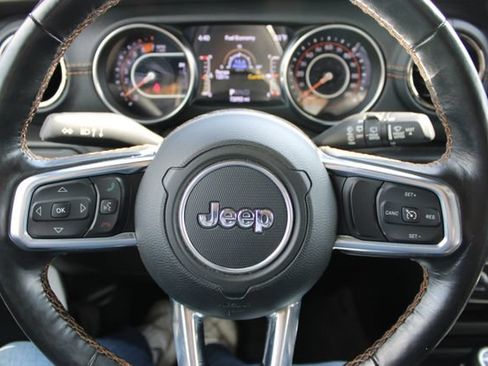 Used 2021 Jeep Wrangler Unlimited Sahara AWD/4WD image 22