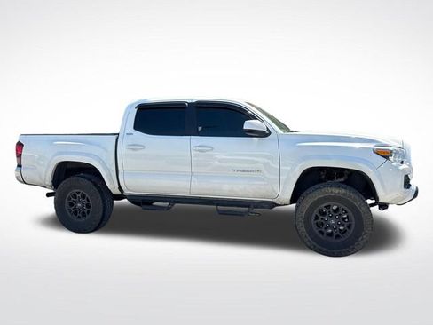 Used 2021 Toyota Tacoma SR5 AWD/4WD image 7