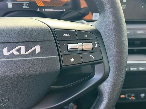 Certified 2025 Kia K4 LX image 15