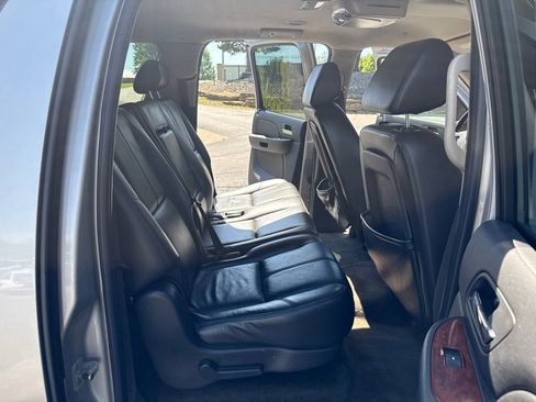 Used 2008 Chevrolet Suburban LT w/ LT Preferred Equipment Group AWD/4WD image 12