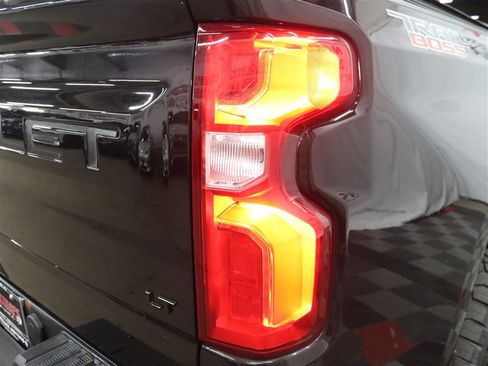 Used 2021 Chevrolet Silverado 1500 LT Trail Boss w/ Convenience Package II AWD/4WD image 13