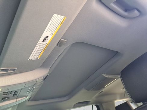 Used 2018 Chevrolet Tahoe LT AWD/4WD image 11
