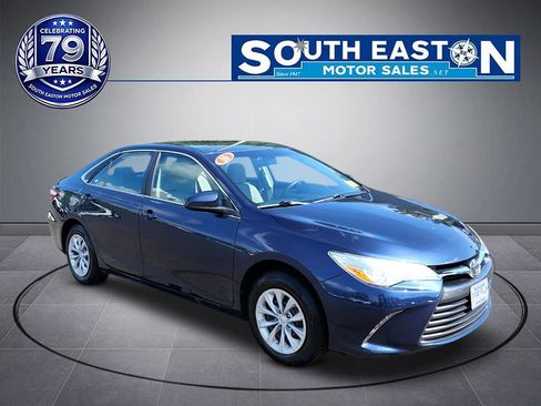 Used 2016 Toyota Camry LE FWD image 2