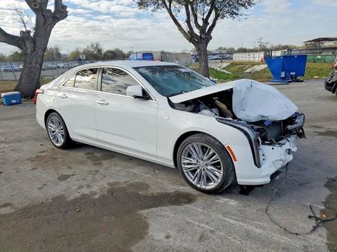 Used 2025 Cadillac CT4 Premium Luxury image 3
