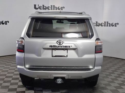 Used 2016 Toyota 4Runner SR5 image 6