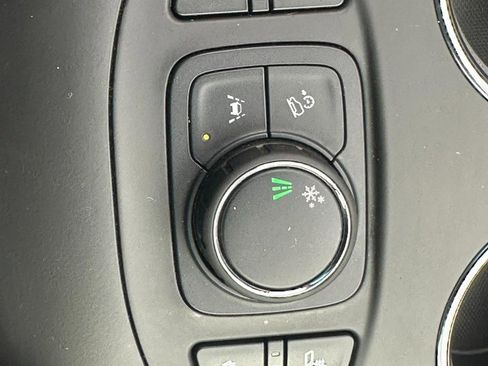 Used 2023 GMC Terrain SLT image 24