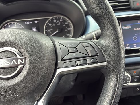Used 2025 Nissan Versa SV FWD image 35