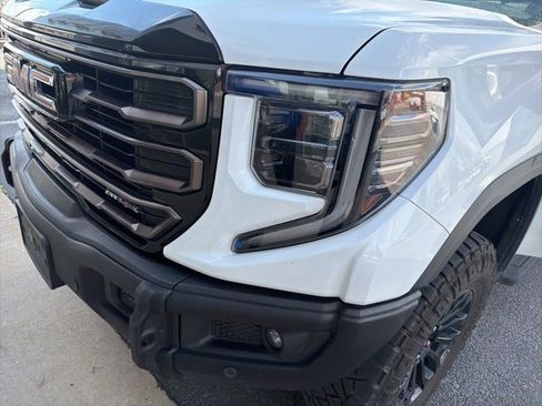 Used 2023 GMC Sierra 1500 AT4X image 4