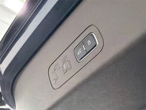 Used 2022 Lincoln Aviator Reserve w/ Equipment Group 201A image 9