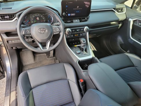 Used 2025 Toyota RAV4 XSE AWD/4WD image 14