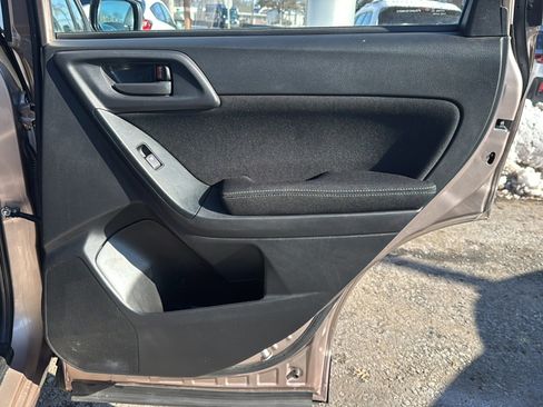 Used 2014 Subaru Forester 2.5i image 20