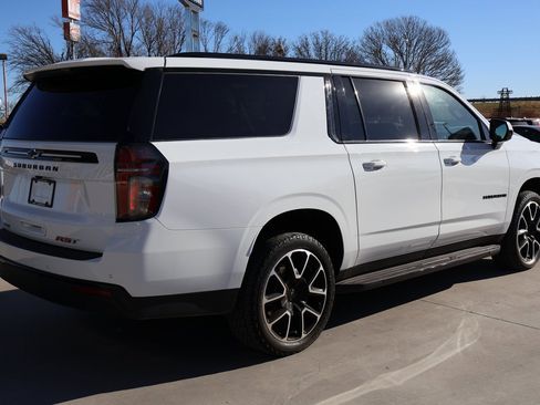 Used 2023 Chevrolet Suburban RST image 6