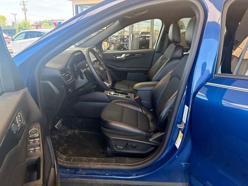 Used 2023 Ford Escape ST-Line w/ Tech Pack #1 AWD/4WD image 15