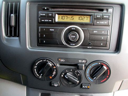 Used 2015 Nissan NV200 SV w/ Back Door Glass Package image 22