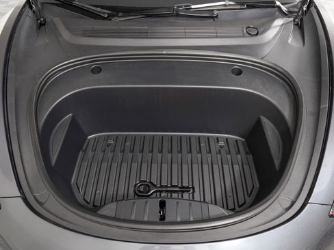 Used 2023 Tesla Model 3 Performance image 30