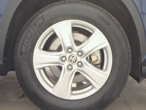 Used 2025 Toyota Highlander LE image 13