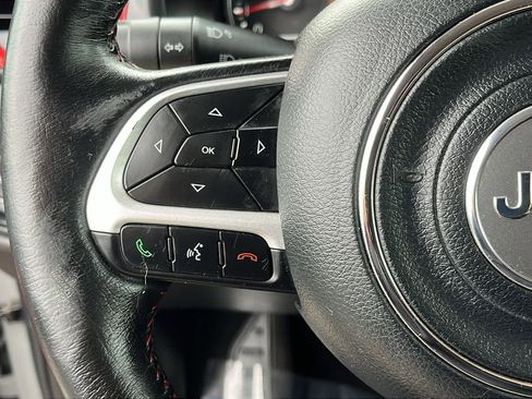 Used 2021 Jeep Renegade Trailhawk image 12