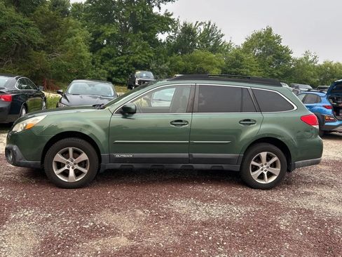 Used 2014 Subaru Outback 2.5i Limited w/ Moonroof Package AWD/4WD image 3
