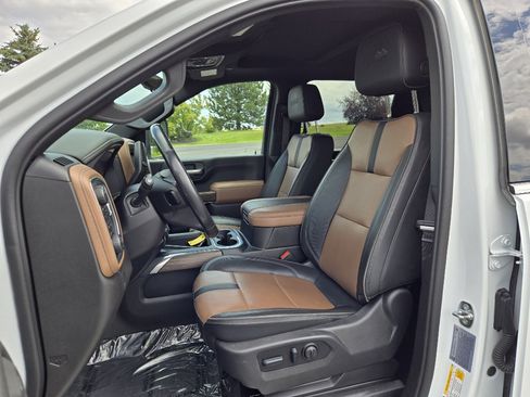 Used 2023 Chevrolet Silverado 3500 High Country w/ Technology Package image 16