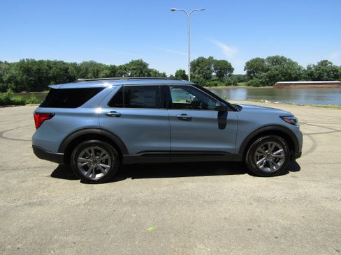 New 2026 Ford Explorer Active w/ Active Comfort Package AWD/4WD image 5