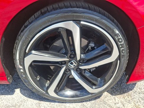 Used 2018 Honda Accord Sport image 8