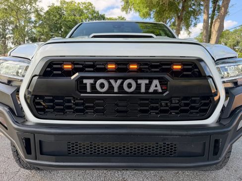 Used 2019 Toyota Tacoma TRD Sport w/ Technology Package AWD/4WD image 24