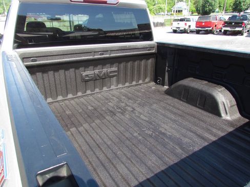 Used 2021 GMC Sierra 1500 Elevation w/ X31 Off-Road Package AWD/4WD image 29
