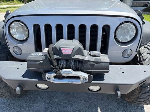 Used 2017 Jeep Wrangler Unlimited Sport w/ Connectivity Group AWD/4WD image 11