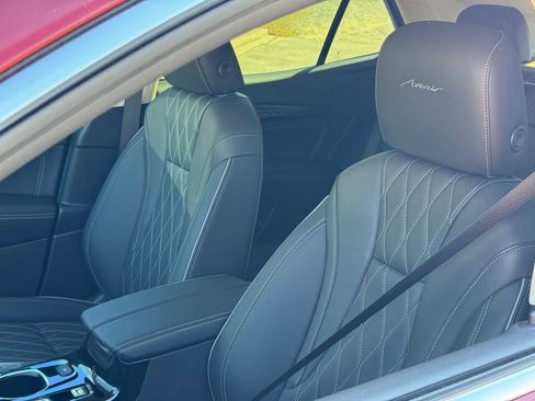 Used 2023 Buick Envision Avenir image 25