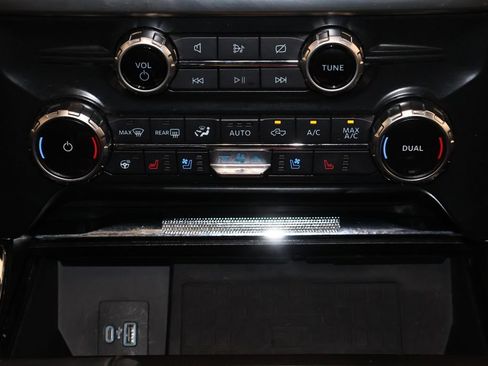Certified 2022 Ford F150 Lariat w/ Equipment Group 502A High AWD/4WD image 35