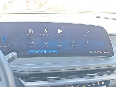 Used 2025 Cadillac XT4 Premium Luxury FWD image 20