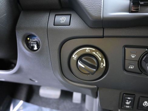 New 2026 Nissan Frontier SV w/ SV Convenience Package image 19