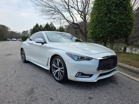 Used 2017 INFINITI Q60 2.0t w/ Premium Plus Package 2.0T AWD/4WD image 7
