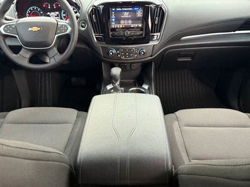 Used 2023 Chevrolet Traverse LT image 16
