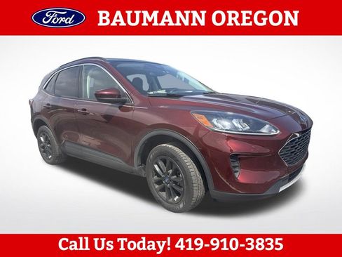 Used 2021 Ford Escape SE w/ Convenience Package AWD/4WD image 1