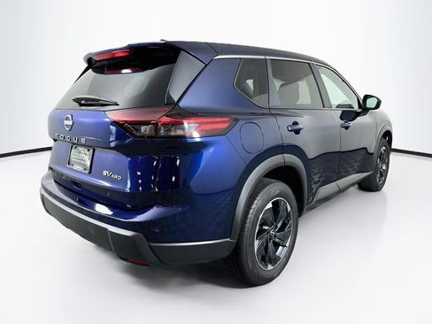 Used 2024 Nissan Rogue SV AWD/4WD image 9