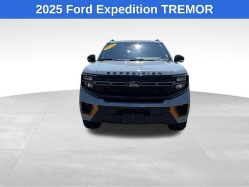 Used 2025 Ford Expedition Tremor AWD/4WD image 2