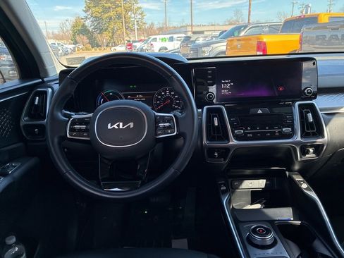 Used 2023 Kia Sorento EX image 14