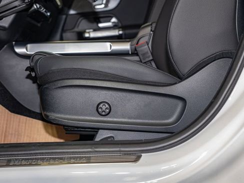 Used 2026 Mercedes-Benz GLB 250 4MATIC image 15