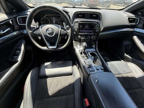 Used 2022 Nissan Maxima SR w/ Sport Mat Group FWD image 15